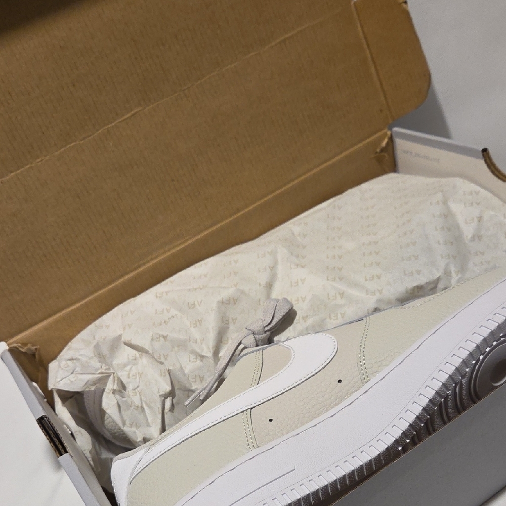 NIKE AIR FORCE 1 '07 MEN's CASUAL SHOE LIGHT BONE - WHITE AUTHENTIC NEW IN BOX - Picture 9 of 9